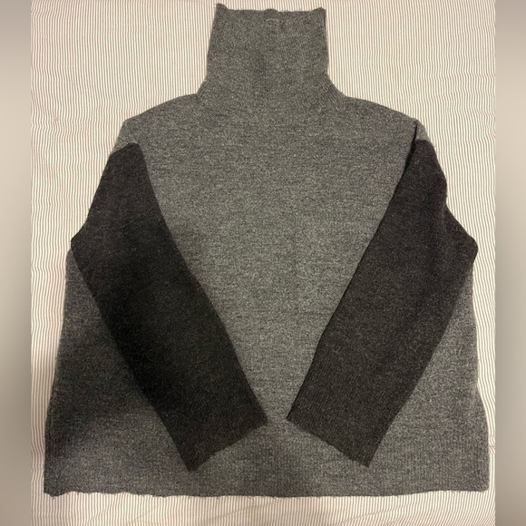 Oak + Fort Contrast Wool Blend Turtleneck Sweater, size S - Picture 2 of 6